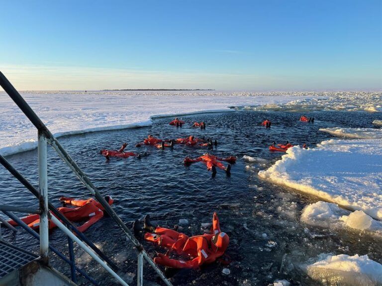 Experiencias de flotación sobre hielo en Rovaniemi